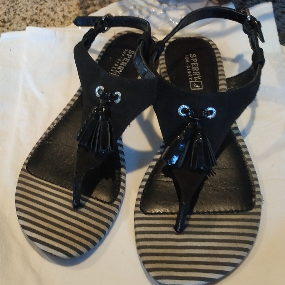 Sperry sandals sz7.5 Everton. Good cond.